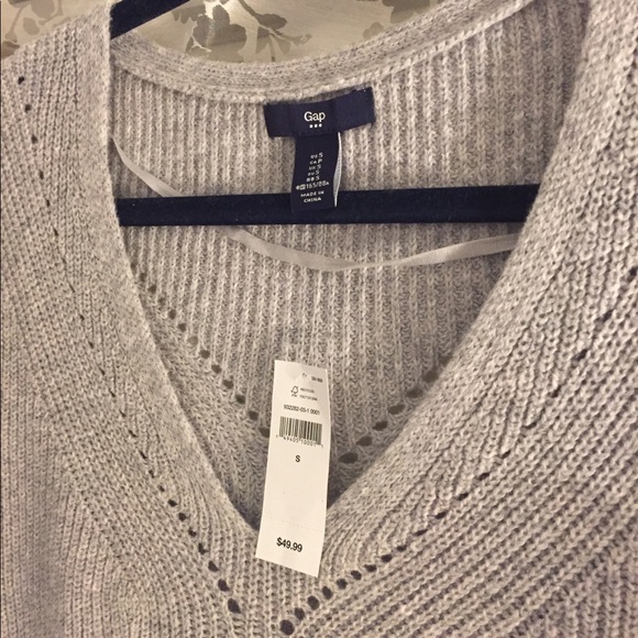 Gap grey sweater, bell sleeve NWT - Picture 3 of 4